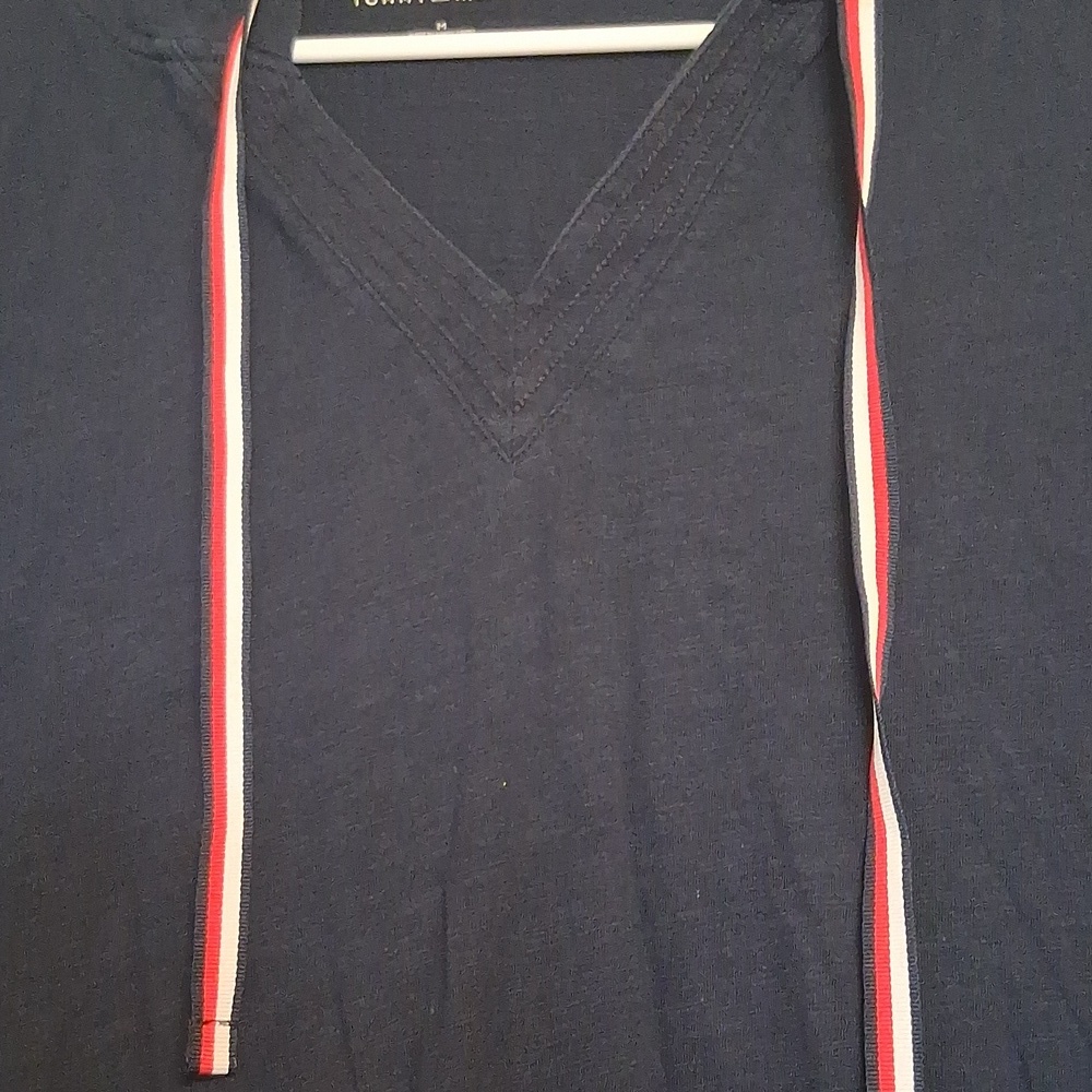 Tommy Hilfiger Hooded Top with Red and White Stripes Size Medium - Picture 2 of 9